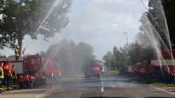 Ein Wassertunnel und Eskorte