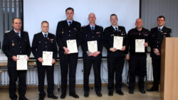 Die sechs neuen Drehleitermaschinisten